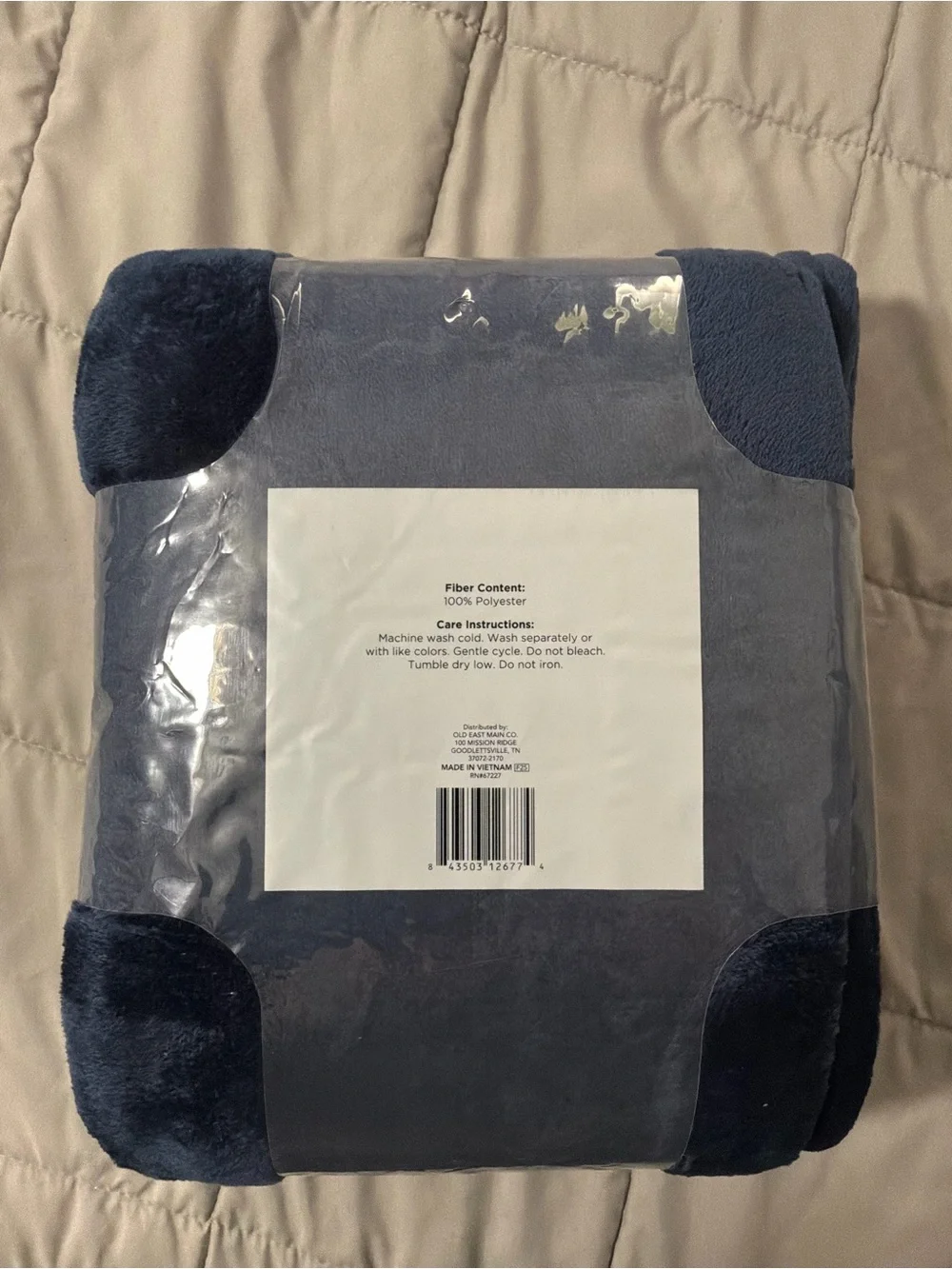Comfort Bay Plush Cozy & Lightweight Queen Size Blanket in Navy Blue
